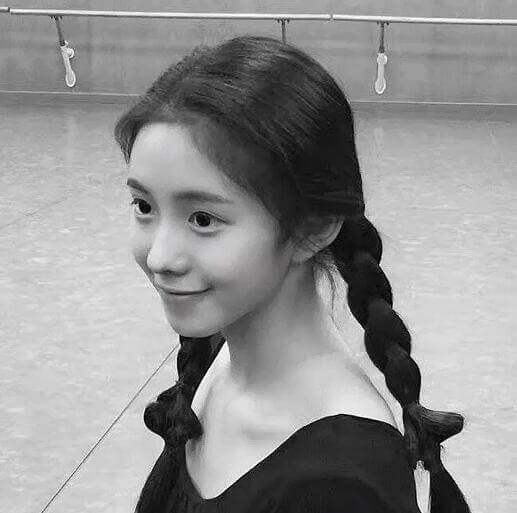 流动性很小，，，，，，，，许多干了十多年的老同事，，，，，，，，很是适合恒久生长，，，，，，，，若是很缺钱的话可以思量互联网大厂，，，，，，，，恒久稳固生长可以来这里，，，，，，，，看小我私家的需求吧！